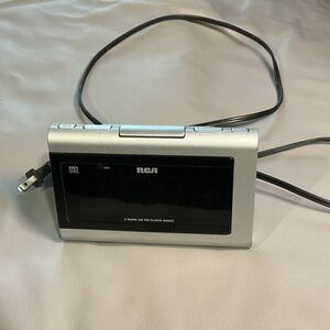 RCA Silver AM/FM Clock Radio